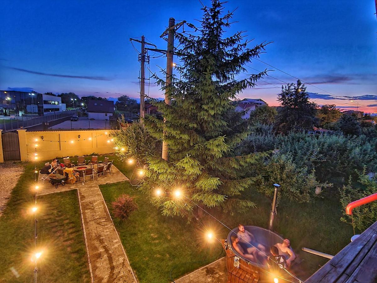 Orchard Villa Brasov Bagian luar foto