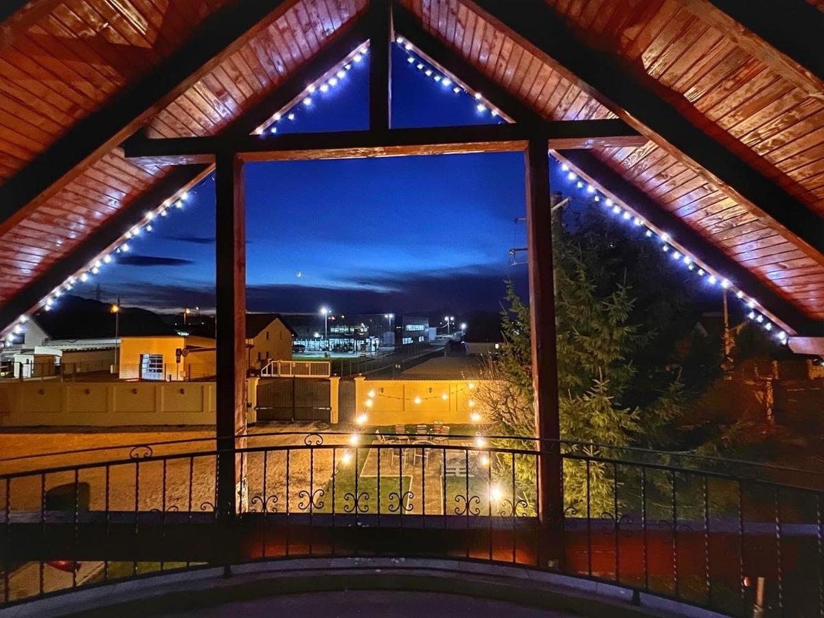 Orchard Villa Brasov Bagian luar foto